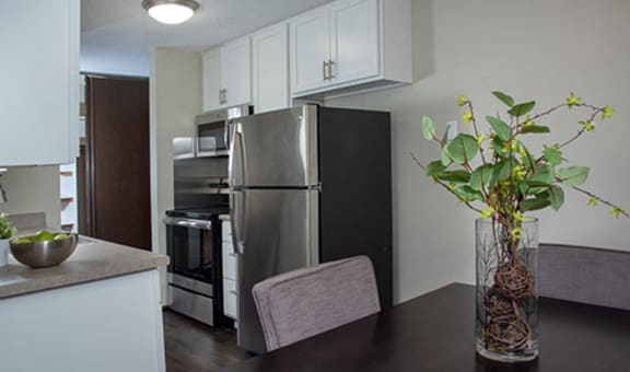 600 10th Ave Apartments property image