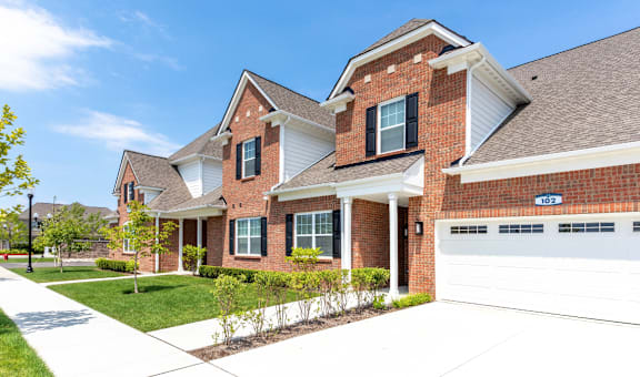 Huntley Manor property image