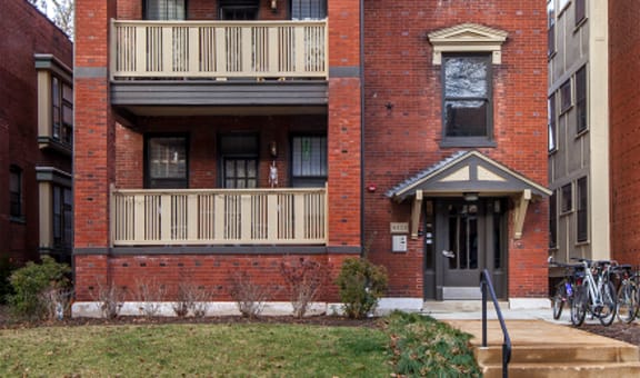 6111 Pershing property image