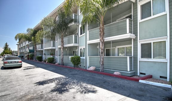 Woodside Court property image