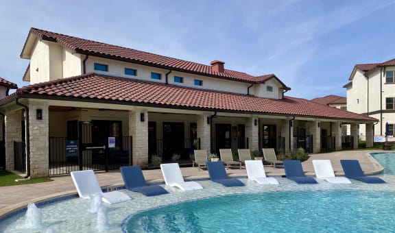 Avery Oaks property image