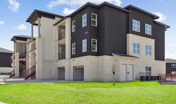 Hillside on Parmer Lane property image