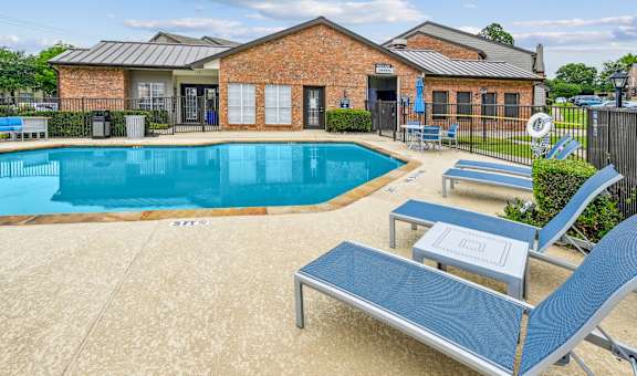 Oaks of Denton property image
