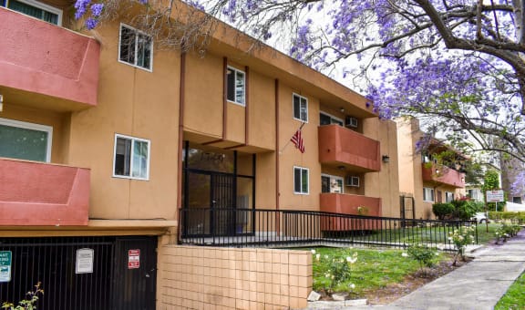 1349 N Detroit Street Apartments property image