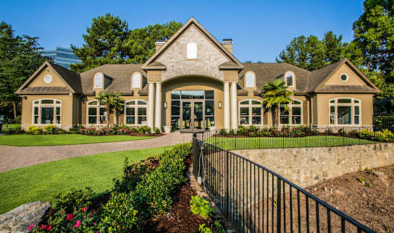 Stone Creek at Brookhaven Apartment Homes property image