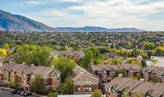 Pinnacle Highland Apartments property image