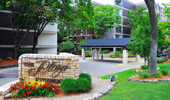 York Plaza property image