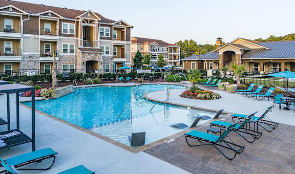 POINTE AT GREENVILLE APARTMENTS property image