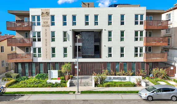 The Urbanpolitan Luxury Apartments in Los Angeles property image