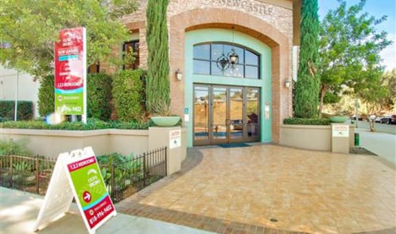Olive Encino property image