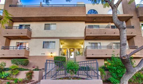 5760 Laurel Canyon Apartments property image