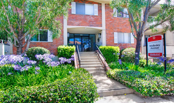 1342 Wellesley Ave property image