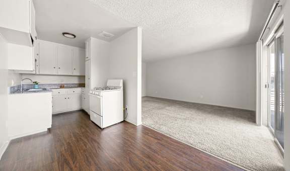 633 E. 99th St. property image