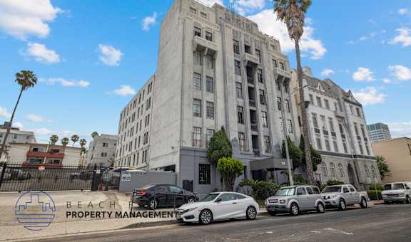 512 S. Hobart Blvd. property image