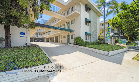 2700 and 2704 Aviation Blvd. property image
