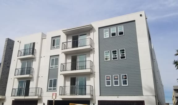 LINQ on Thirty-Ninth property image