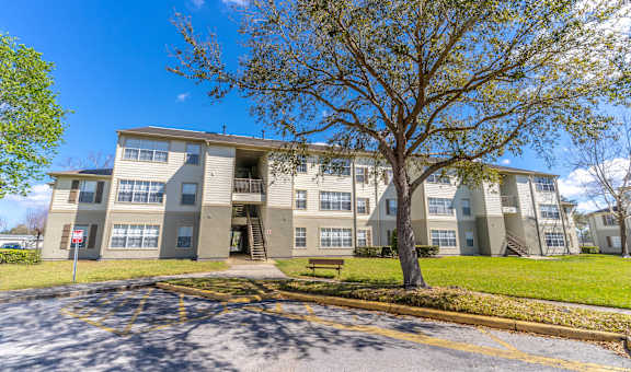 Retreat at Valencia Apartment Homes property image