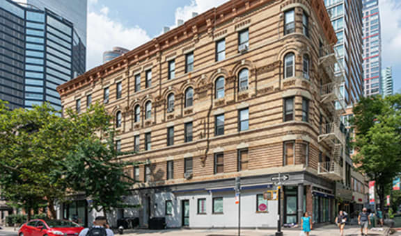253 E 52nd Street Apartments property image