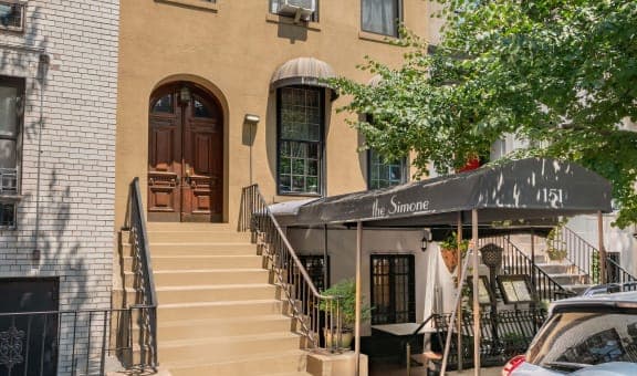 151 E 82nd Street Apartments property image