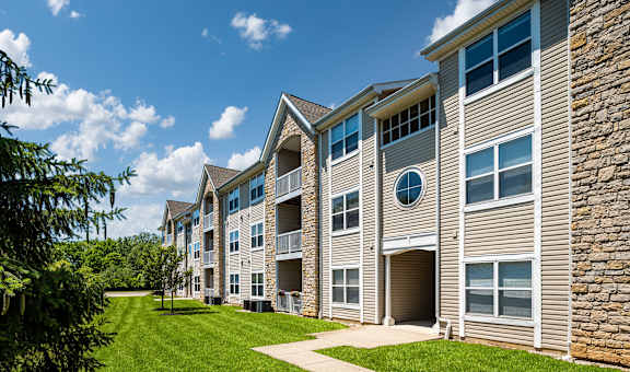 Turnberry Creek Apartment Living property image