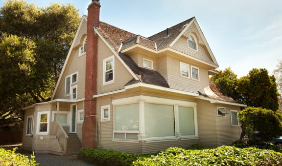 657 Everett Avenue property image