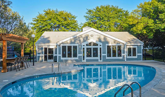 Royal Oaks Apartments property image