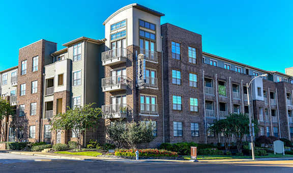 Bristol On Union Apartment Homes property image