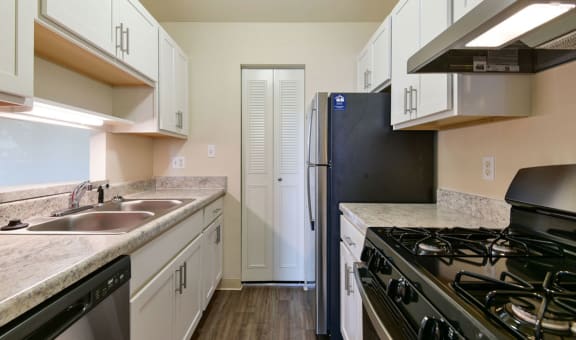Old Monterey Apartments property image