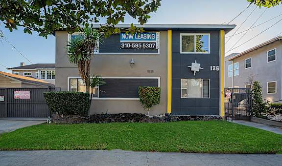 Chateau Park Casino Royale IV, LLC property image
