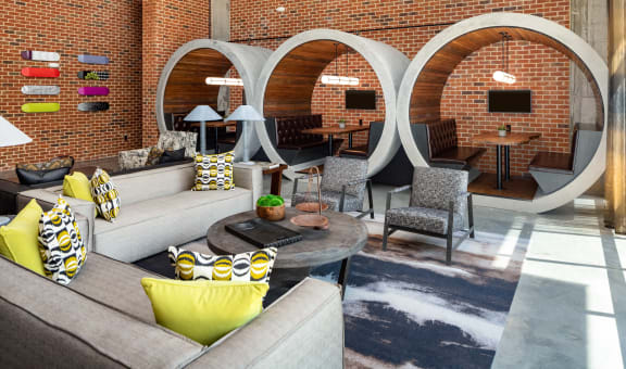 915 Glenwood Apartments at Grant Park property image