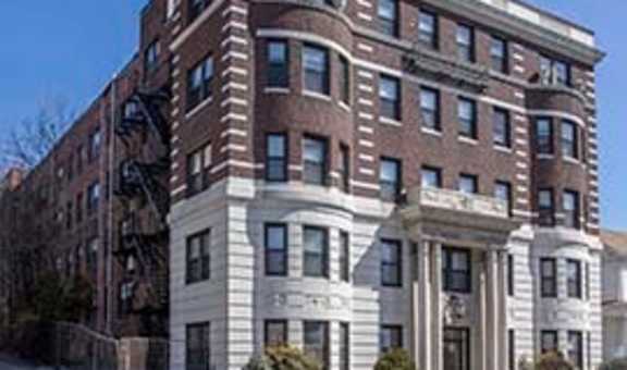 123 Highland Avenue property image