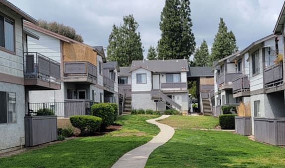 Grand Oaks Apartments property image