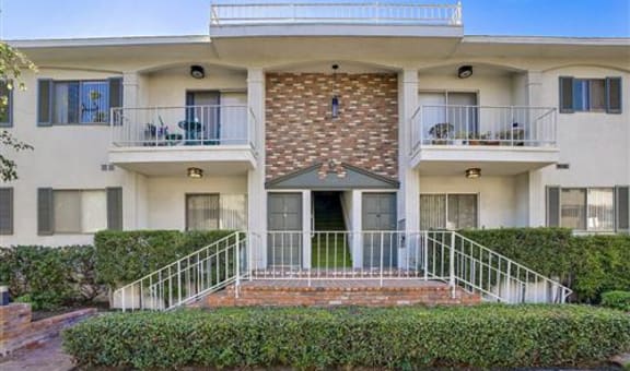 1015-25 S. Barrington property image