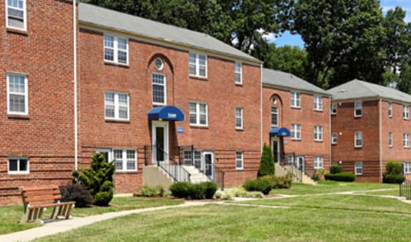 Cross Country Manor Apartments property image