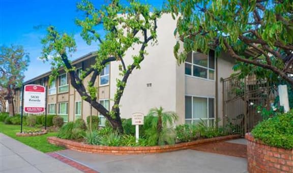 5830 Reseda Boulevard property image