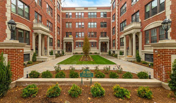 Forest Court property image