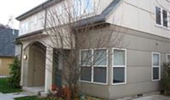 Fireweed Court property image