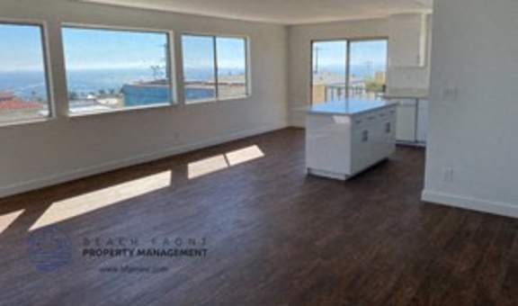 663 W. 35th St. property image