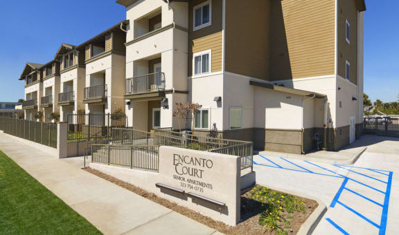 Encanto Court property image