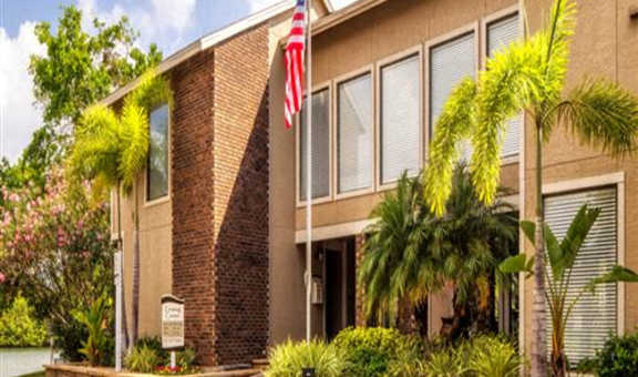 Lincoln Shores Apartments property image
