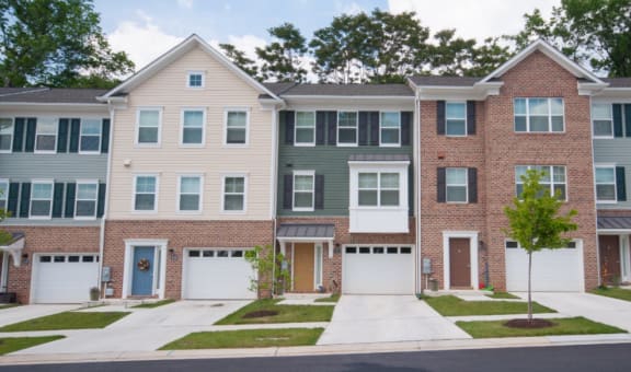 Hollins Station property image