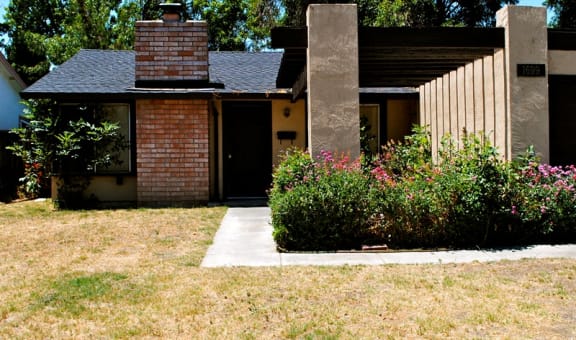 1699 Silvertree Drive property image