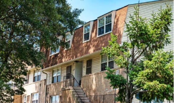 Perring Manor Rd Nearby Apartment Communities in MD| Versailles Apartments