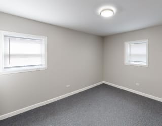 this is a photo of the bedroom of a 560 square foot, 1 bedroom apartment at as