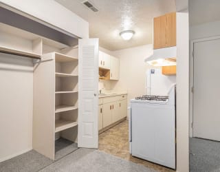Kitchen at Glen Oaks Apartments, Michigan, 49442