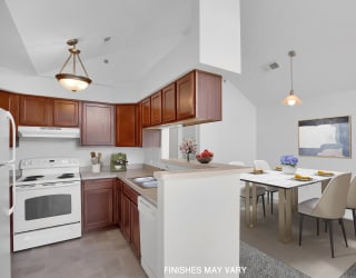 LakePointe Tulip Kitchen and Dining  at LakePointe Apartments, Batavia, 45103
