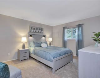 Large Bedroom at Ridgewood Club Apartments, Virginia