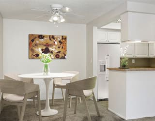1 bedroom dining area