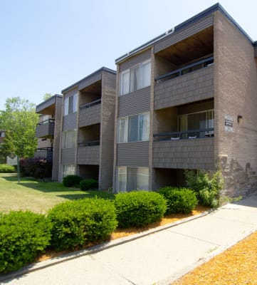 East Lansing Apartments Near Michigan State University | Americana Apartments