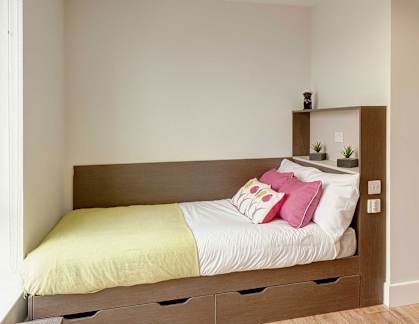 Davidson House, Kingston - En suite Bedroom